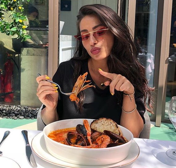 Rodica Miron, fericită și împlinită! Fosta asistentă TV va deveni mămică și trăiește în Dubai