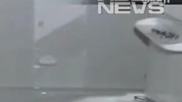 VIDEO A venit la furat si a adormit in cada!