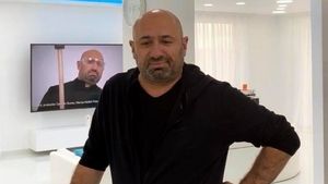 Cătălin Scărlătescu l-a vizitat pe Dorian Popa la vila din Domnești. Ce cadou de casă nouă i-a adus juratul de la ”Chefi la cuțite”