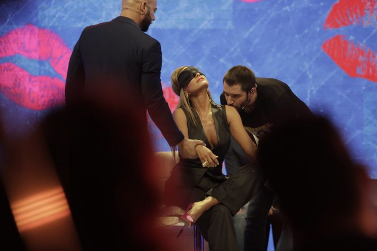 “Bombă” în showbiz! Victor Slav, filmat sărutându-se cu Anna Lesko