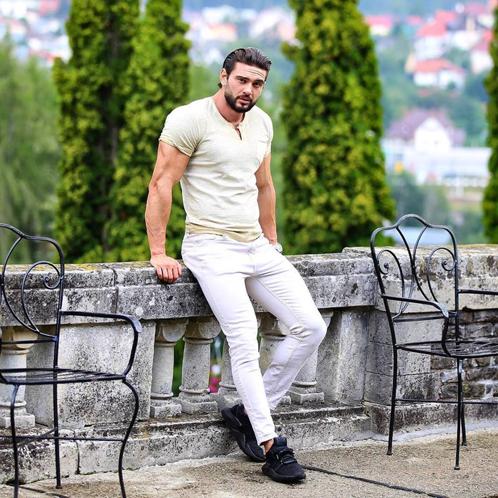 Primele imagini cu Dorian Popa în România, după ce a părăsit Ultimul Trib! E grav accidentat! VIDEO