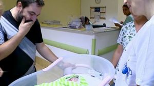 Ce nume frumos! Cum o va chema pe mezina lui Florin Salam şi a Roxanei Dobre