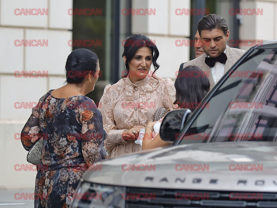 Teodora Becali și-a botezat al treilea copil. Luminița și Gigi Becali au radiat de fericire și au strălucit de eleganță