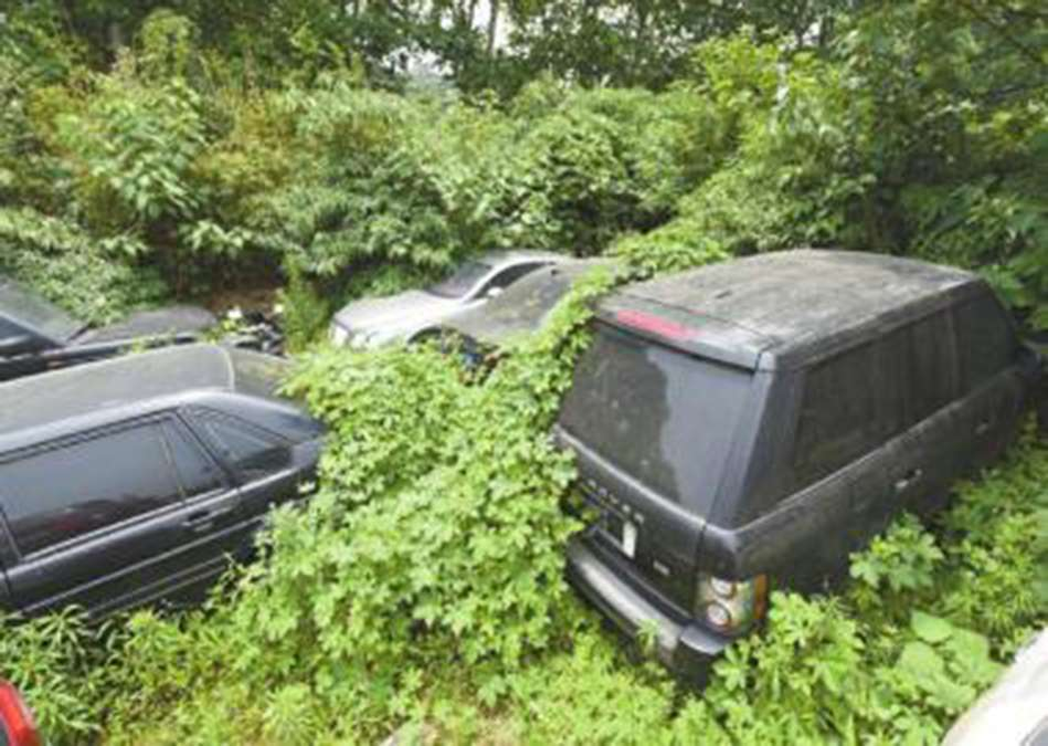 Maşinile de lux pe care nu le mai vrea nimeni! Motivul incredibil pentru care nimeni nu se atinge de aceste autoturisme Bentley, Audi sau Mercedes