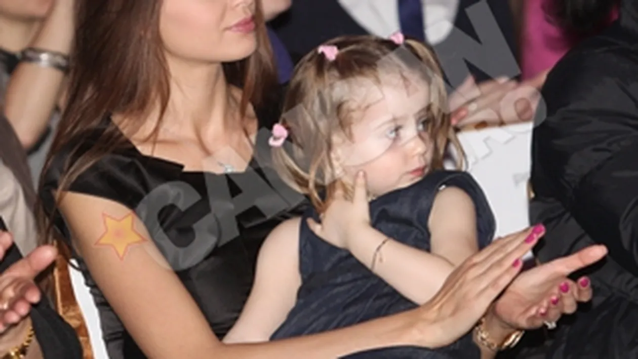 VIDEO Mama lui Moni: Monica a dat-o cu capul de perete pe Irina pentru ca fetita a intrebat-o daca o sa doarma la Izvorani sau in apartamentul din Bucuresti