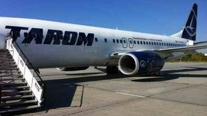 Protest spontan la TAROM! Peste 200 de angajaţi au oprit lucrul