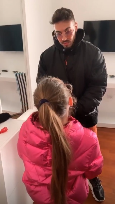 Alex Velea e topit după “fiica lui vitregă”! Antonia l-a filmat în timp ce o răsfața pe Maya