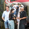 Imagini rare cu familia lui Gică Popescu în formulă completă. Fostul internațional, la masă cu soția și copiii în localul unde are loc petrecerea de nuntă a ministrului Finanțelor