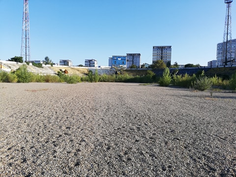 Stadionul Municipal din Bacău, fost ”Dumitru Sechelariu”, a ajuns de nerecunoscut