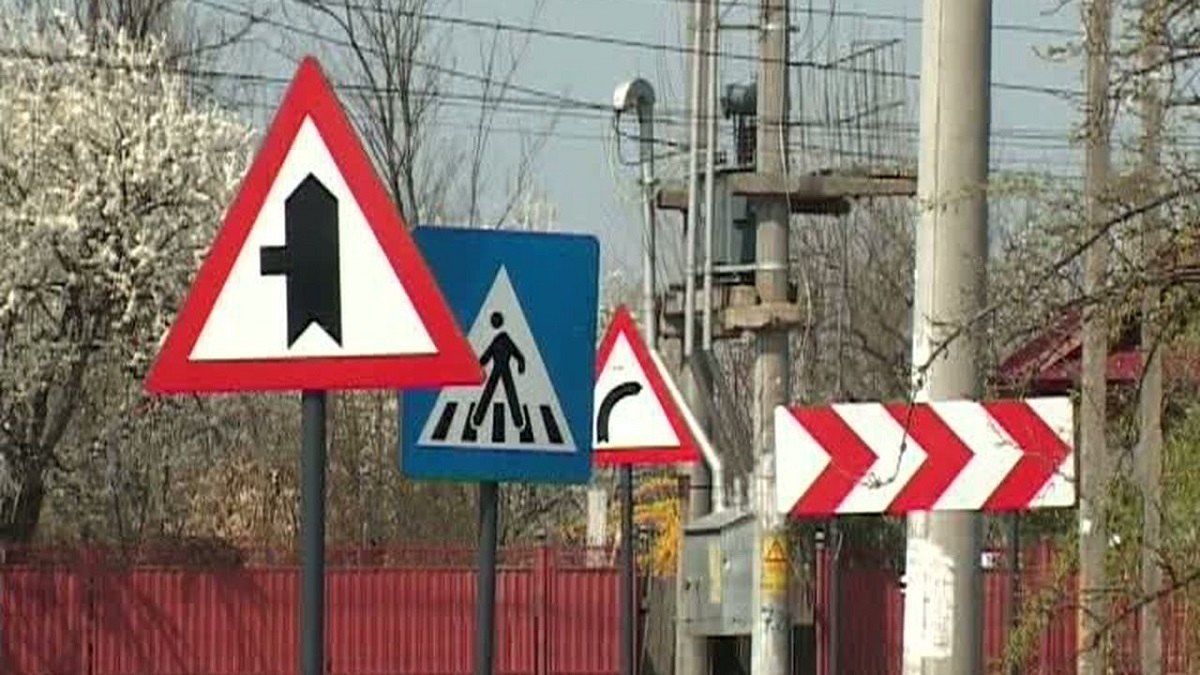 Semnul de circulație care îi pune în dificultate pe șoferi. Ce înseamnă, de fapt