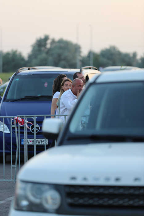 Călin Hagima şi Cori Grămescu nu se mai ascund: s-au ţinut de mână la mare în văzul tuturor