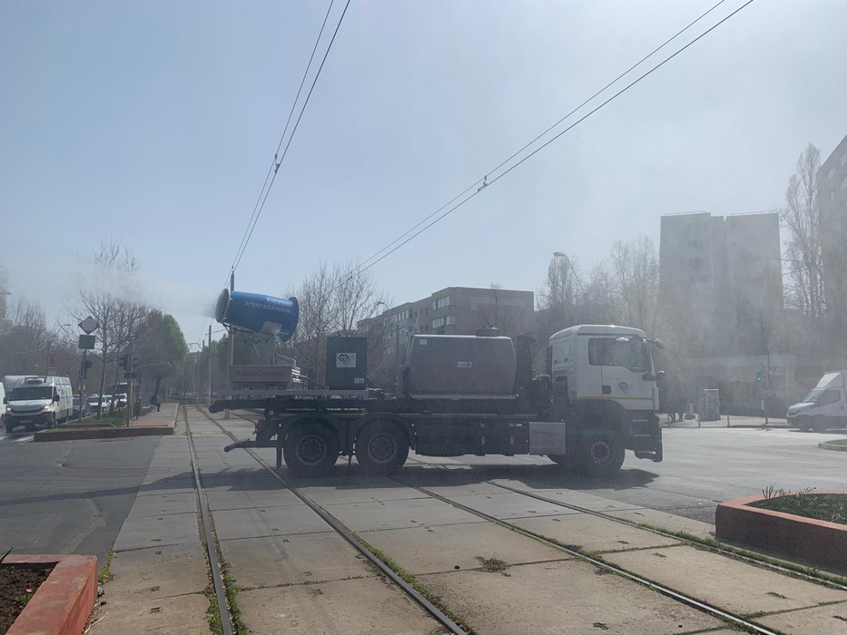 Ultima oră. În Sectorul 3 al Capitalei a început dezinfecția comunitară împotriva coronavirusului | GALERIE FOTO