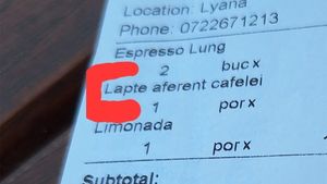 I-au cerut bani pentru laptele din cafea! Cât a plătit un client pentru "laptele aferent cafelei" într-o terasă din Vama Veche