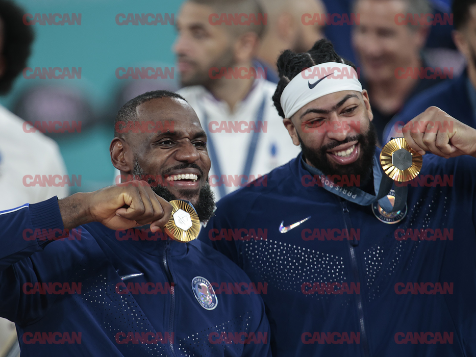 SUA, campioană olimpică la baschet a 5-a oară consecutiv! Vedetele s-au înghesuit să prindă un loc în tribune la marele meci FOTO