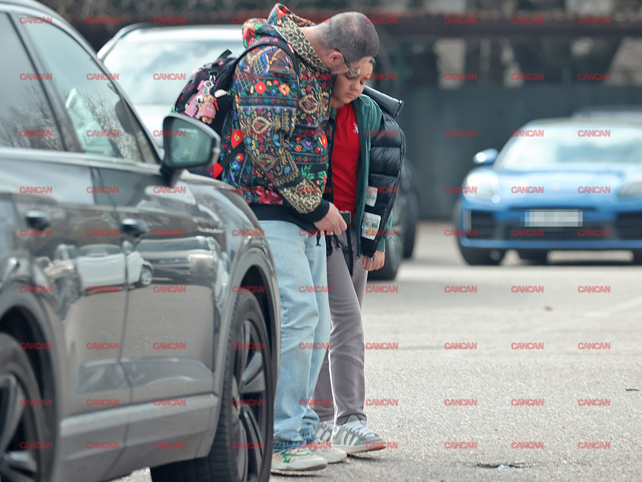 Cătălin Măruță o îmbrățișează pe fiica lui, care părea abătută