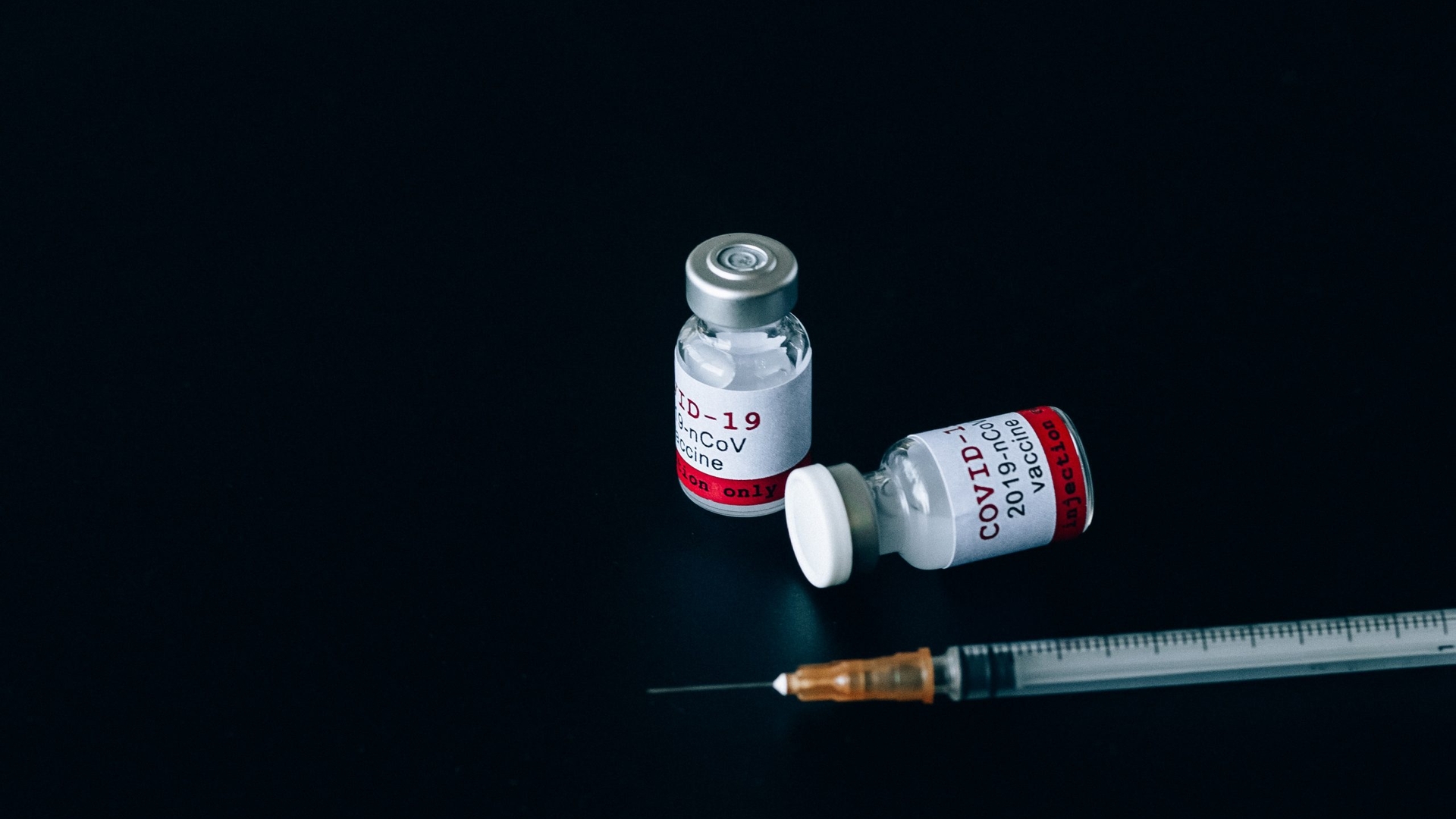 Cât timp durează imunitatea după vaccinarea împotriva COVID-19. Ce spun specialiștii