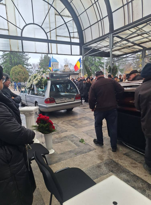 Flavia Groșan a fost înmormântată în râuri de lacrimi! Mii de oameni și-au luat adio