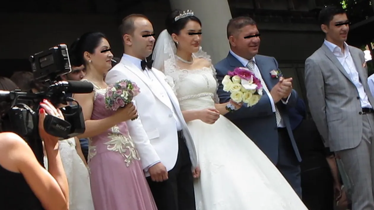 S-a schimbat moda la nuntile tiganesti! Masinile de epoca au inlocuit Mertanele, iar miresele se lasa asteptate cu orele!