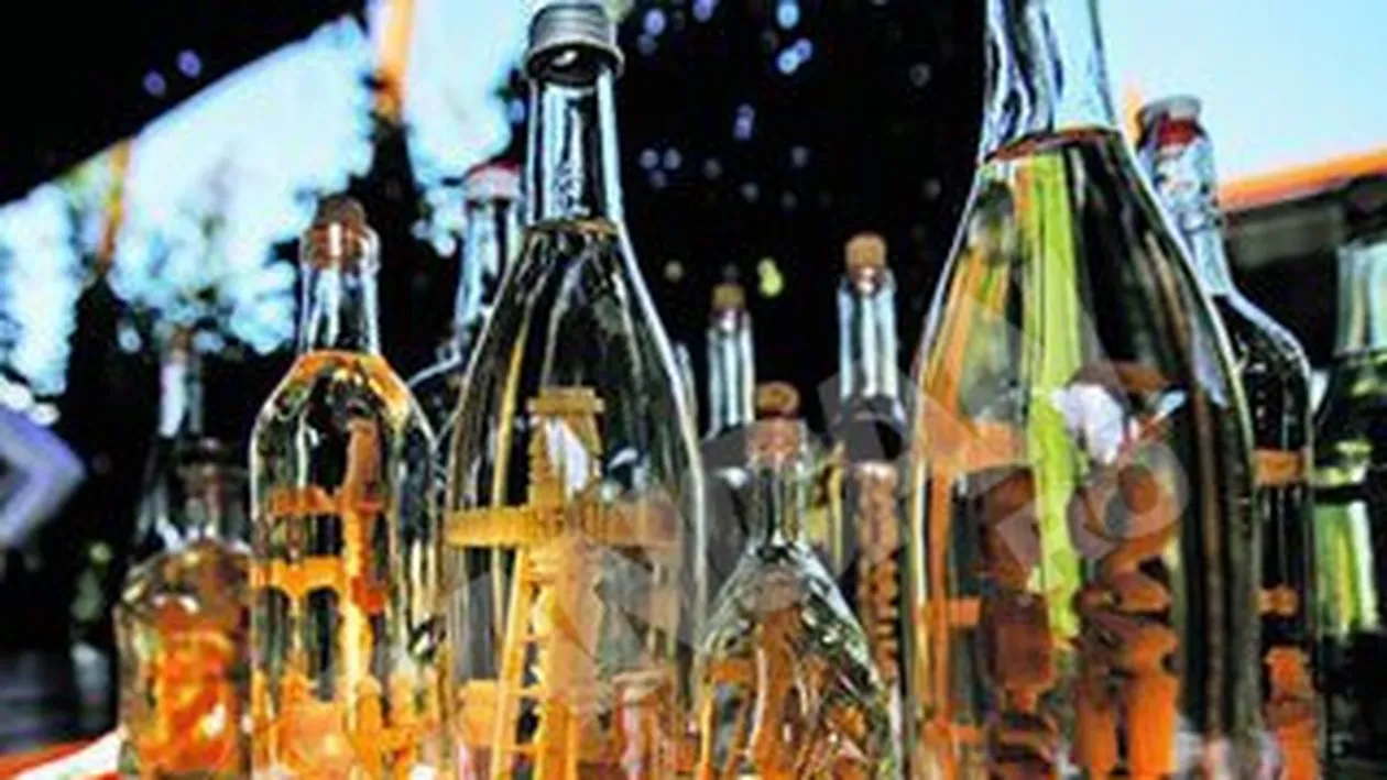 O noua tarie face furori in Banat si peste hotare! Cruci din lemn in tuica de nectarine