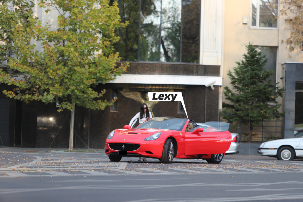 Lexy a ”rupt” Bucureștii în două cu un Ferrari de 100.000 €!