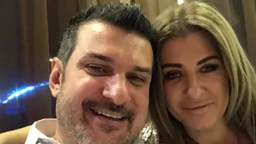 Adi de la Vâlcea și-a surprins soția cu o declarație de iubire în public! Cristina, selfie în costum de baie