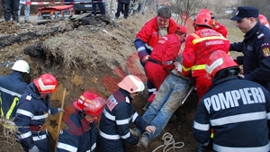 A scapat cu viata dupa ce a fost ingropat de viu