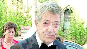 Starea lui Iurie Darie s-a ameliorat! Ion Dichiseanu: I-au fost scoase aparatele cu care respira. Am incercat si eu si Anca sa ii deschidem ochii, a fost extrem de trist