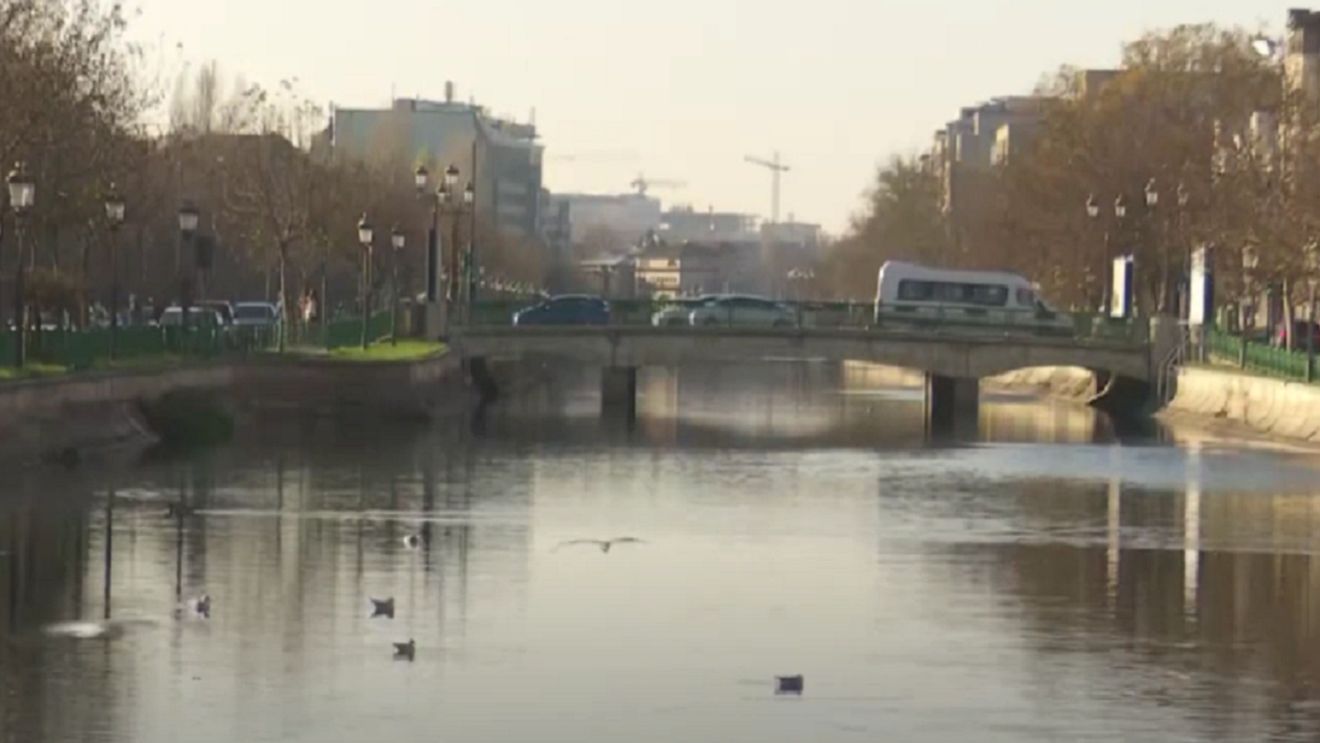 Caz cutremurător în București! Un bărbat și-a băgat bebelușul nou-născut într-o pungă și l-a aruncat în râul Dâmbovița