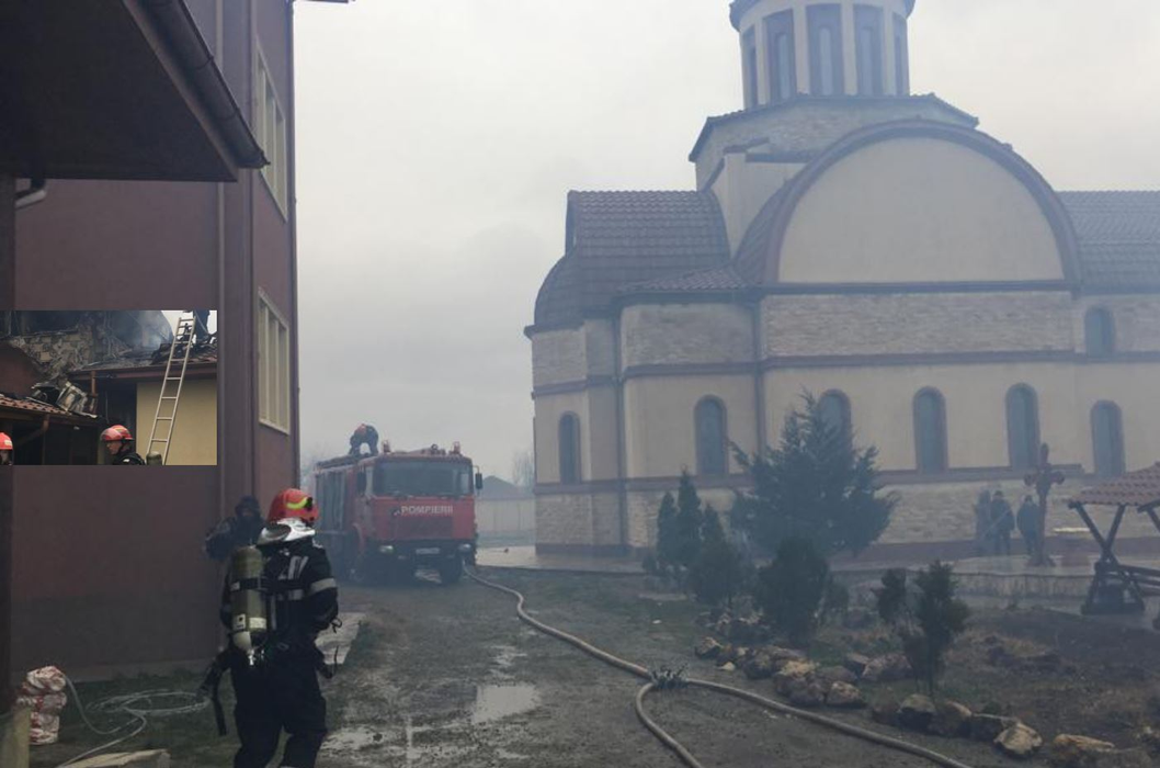 Mănăstire în flăcări la Constanța! 40 de pompieri au intervenit VIDEO