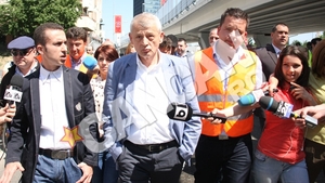 Soferii pot circula pe Pasajul Pipera! Oprescu a dat drumul la circulatie pe noul pod