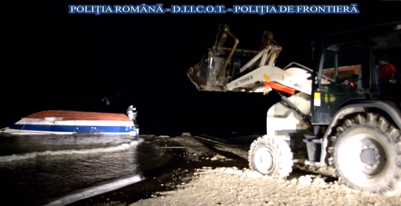 Polițiștii și procurorii DIICOT au capturat peste o tonă de cocaină în Deltă