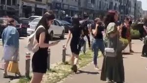 Parada modei la Bacalaureat 2021. Cum au venit îmbrăcați elevii din Constanța la examen / FOTO