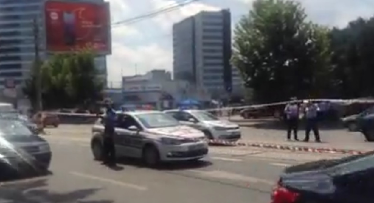 UPDATE accident teribil în București: un şofer urmărit de poliţie a lovit 5 maşini în nordul Capitalei. Bărbatul n-a fost prins