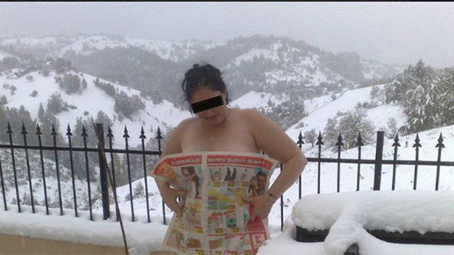 Nimeni nu o credea in stare sa faca asta cand au pus pariul! O romanca a iesit asa in zapada si a postat fotografia pe internet