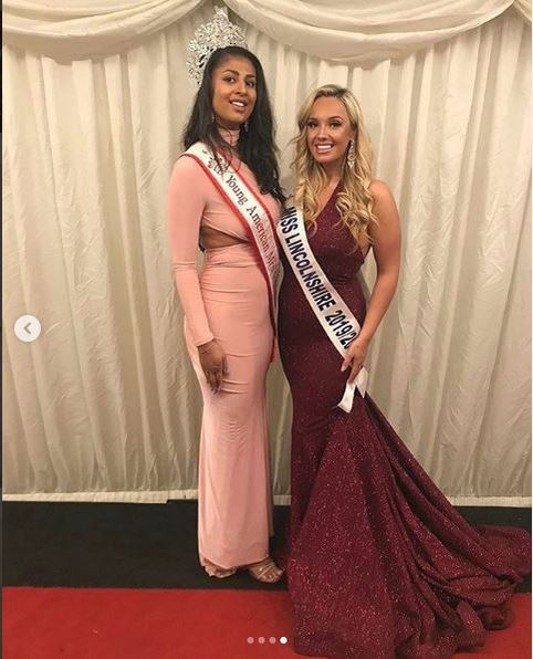 Transformarea uluitoare a unei blonde voluptuoase! A fost părăsită de iubit pentru că era grasă, avea 108 kg, iar acum a ajuns Miss Marea Britanie