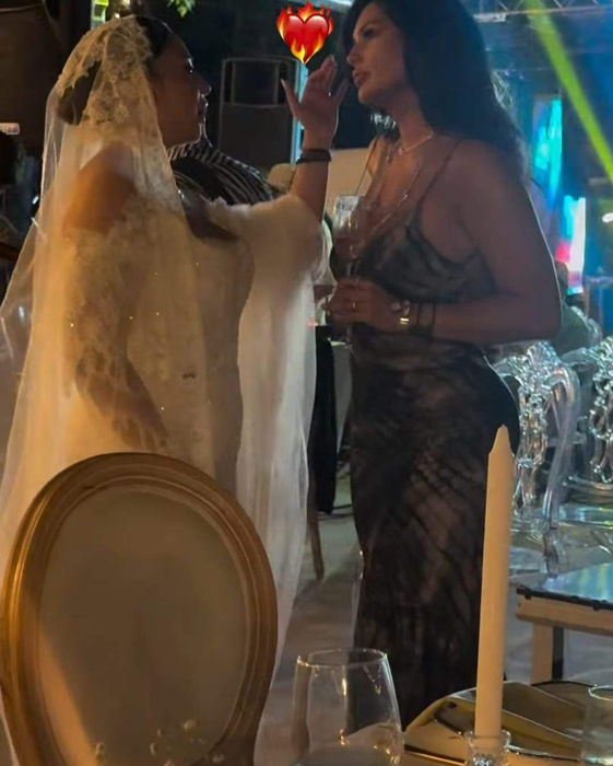 Roxana Dobre, ținută specială de nașă. Cum s-a îmbrăcat soția lui Florin Salam