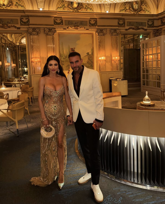 În plin scandal privind custodia copiilor, Philipp Plein îi face declarații de dragoste în public Andreei Sasu: ”Femeia de lângă mine”