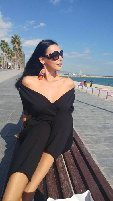 Lavinia Pârva nu-şi mai ascunde verigheta! Cum s-a pozat bruneta