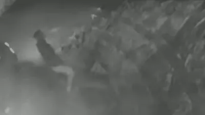 Bărbat lovit mortal de o mașină și târât un kilometru sub autoturism. Șoferul, surprins de camere când a scăpat de trupul victimei