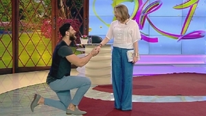 MIRELA BOUREANU VAIDA a avut parte de o surpriză! Vedeta a fost cerută în căsătorie de un tinerel