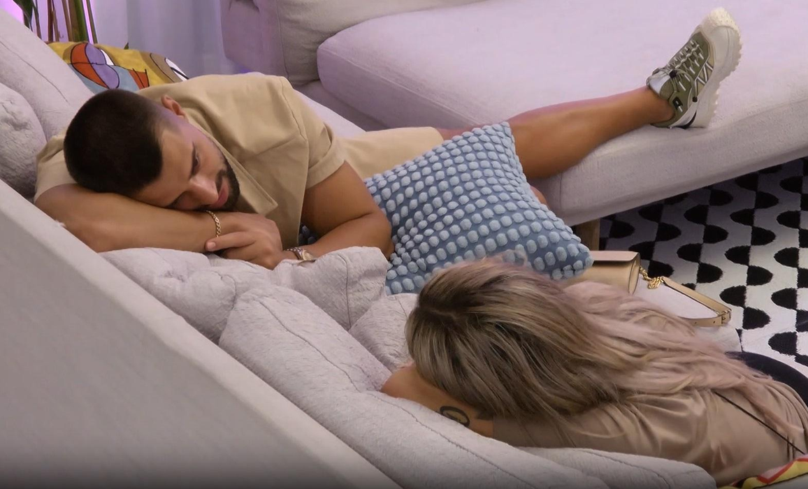 Imaginile care nu s-au văzut la Antena 1! Ce scria pe bilețelul pe care Ella l-a primit la Insula iubirii 2025