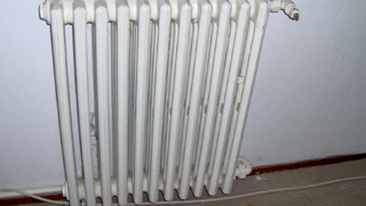 Un elev de 17 ani din Timis s-a spanzurat de caloriferul din camera de camin!