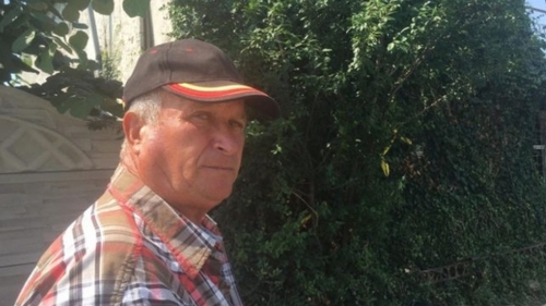 Bunicul Luizei, pe mâinile polițiștilor! A încercat să intre peste Gheorghe Dincă, în casă, în timpul reconstituirii crimelor