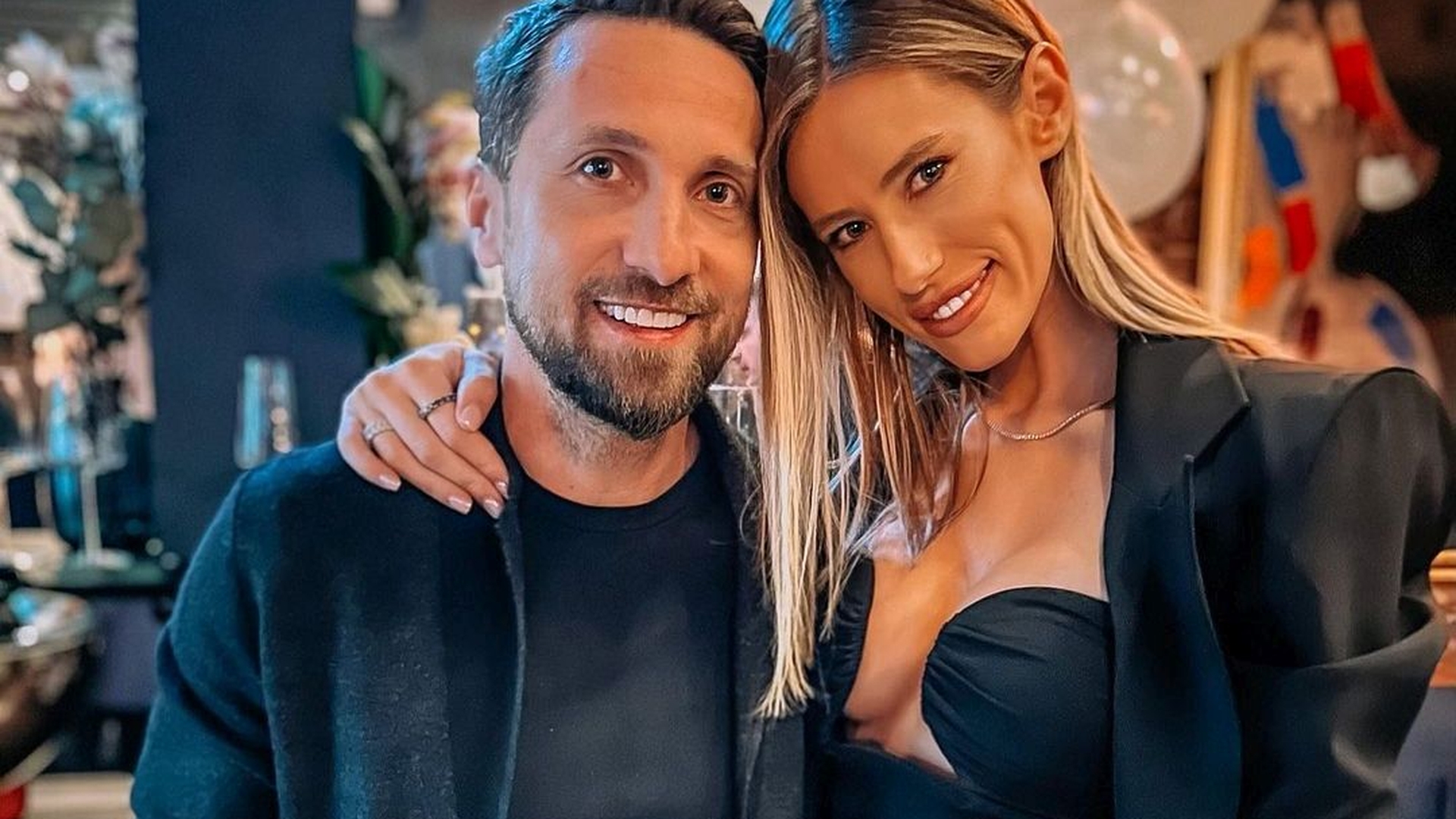 Ce au pățit Gabriela Prisăcariu și Dani Oțil în aeroport. Vacanța a început prost