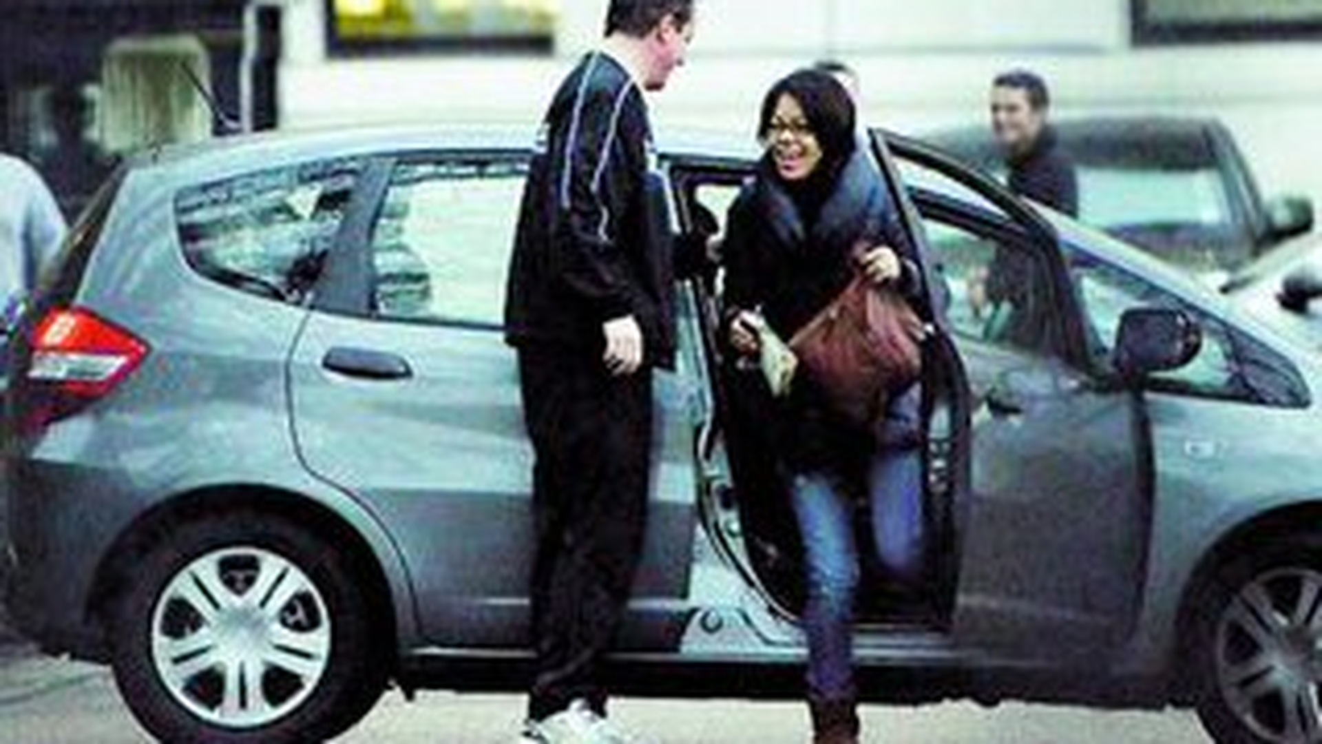 Premierul britanic a sarit in ajutorul dadacei soferite. Cel mai tare din parcare