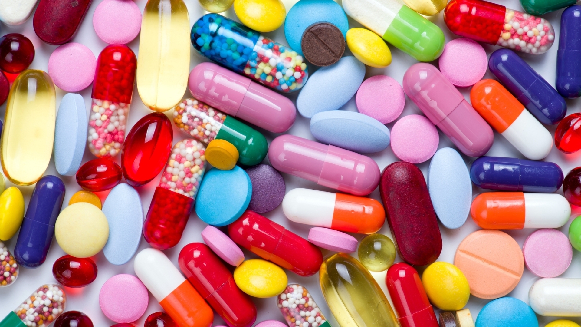 De ce nu e bine să iei antibiotice. Ce trebuie să ştii despre viruşi, bacterii şi rezistenţa la antibiotice