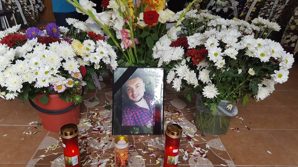 Tânărul va fi înmormântat miercuri la Iaşi