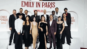 Despărțire-ȘOC! Actrița din Emily in Paris i-a spus ADIO iubitului, după doi ani de relație