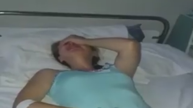 Scene șocante la un spital din Mehedinți. Pacienta plângea de durere, iar asistenta țipa la ea: "Vrei să te omor eu?"