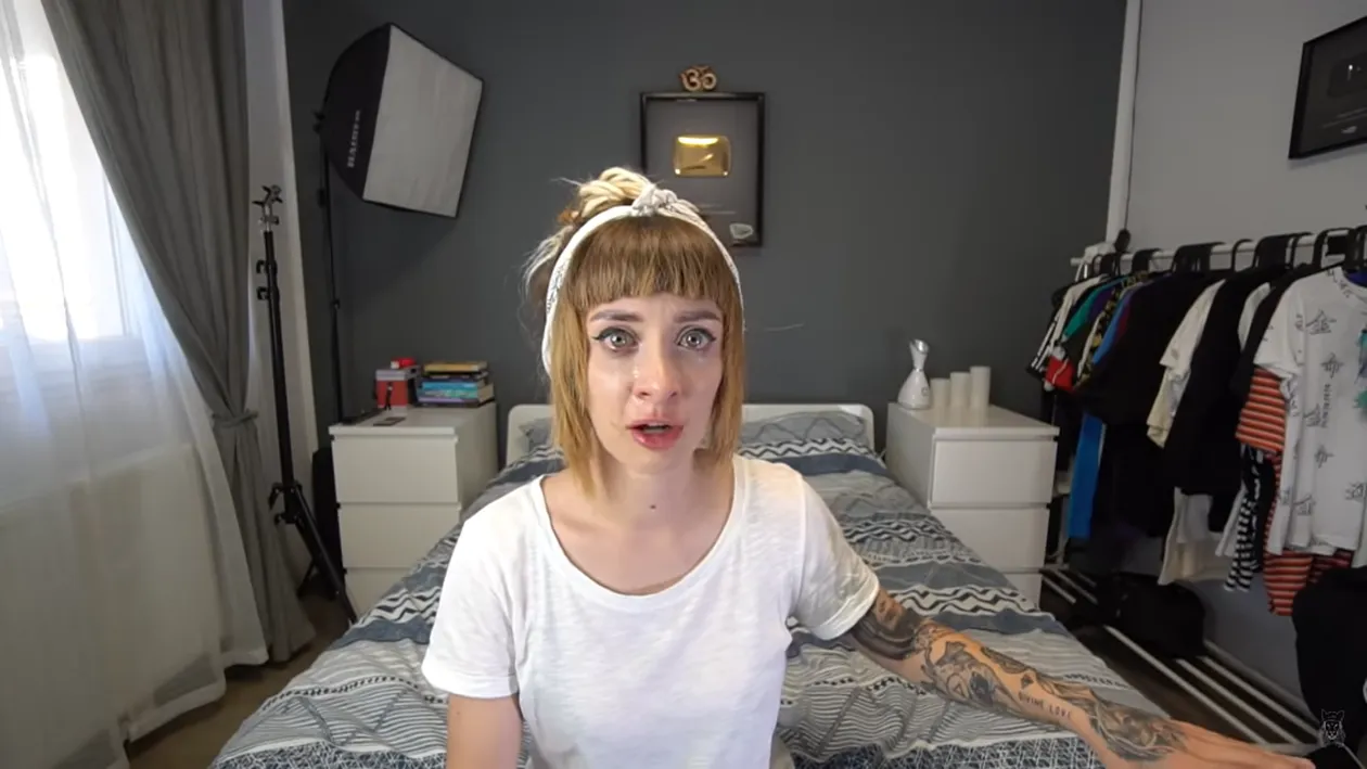 Bianca Adam, cea mai urmărită vloggeriță din România, bătută în parcare: ”Iese cu un fier din ăla de 2-3 metri, mi-l înfige în picior...”